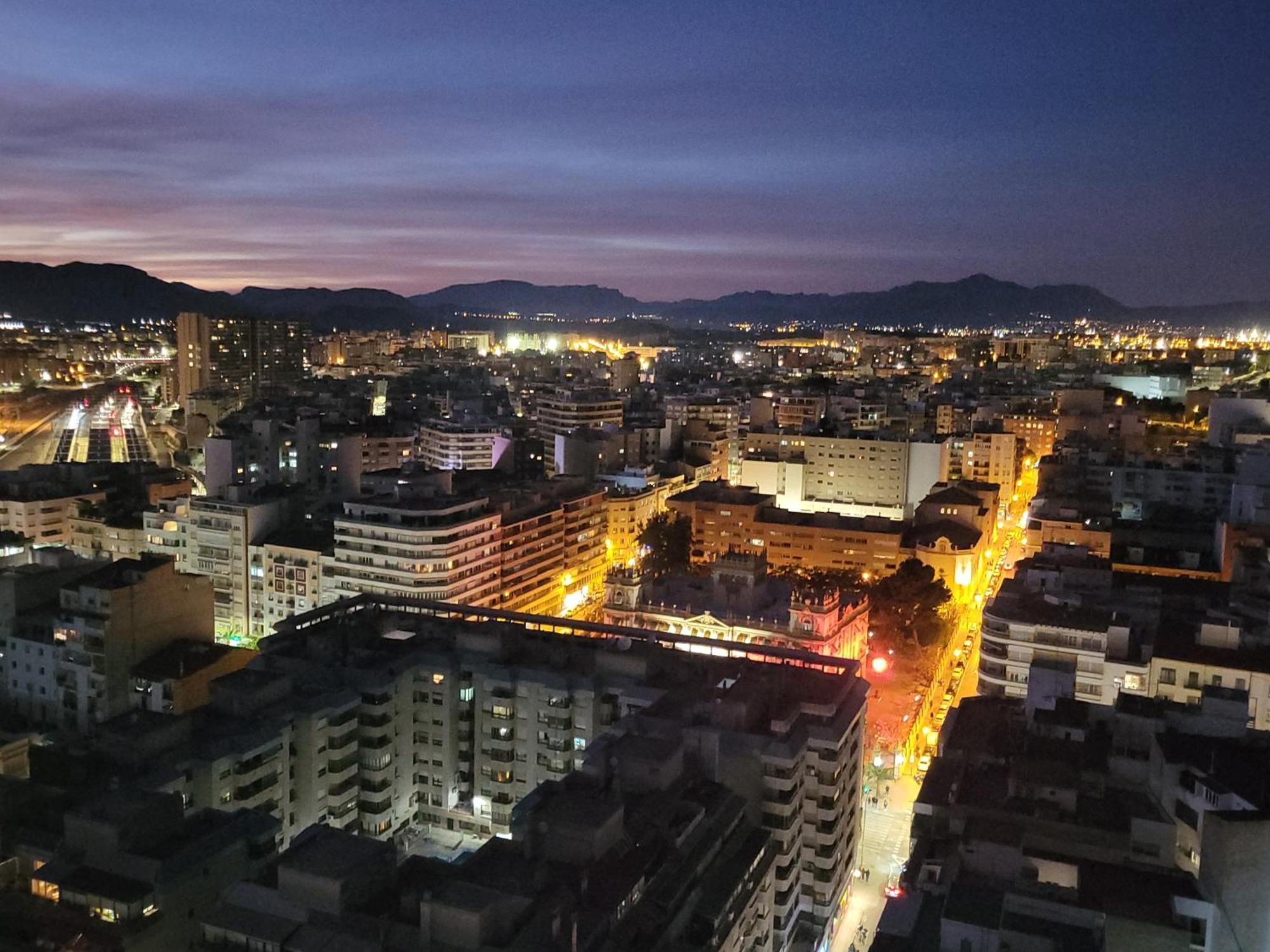 Charming Studio In The Center Of The City Apartamento Pleno Centro De Alicante Buitenkant foto